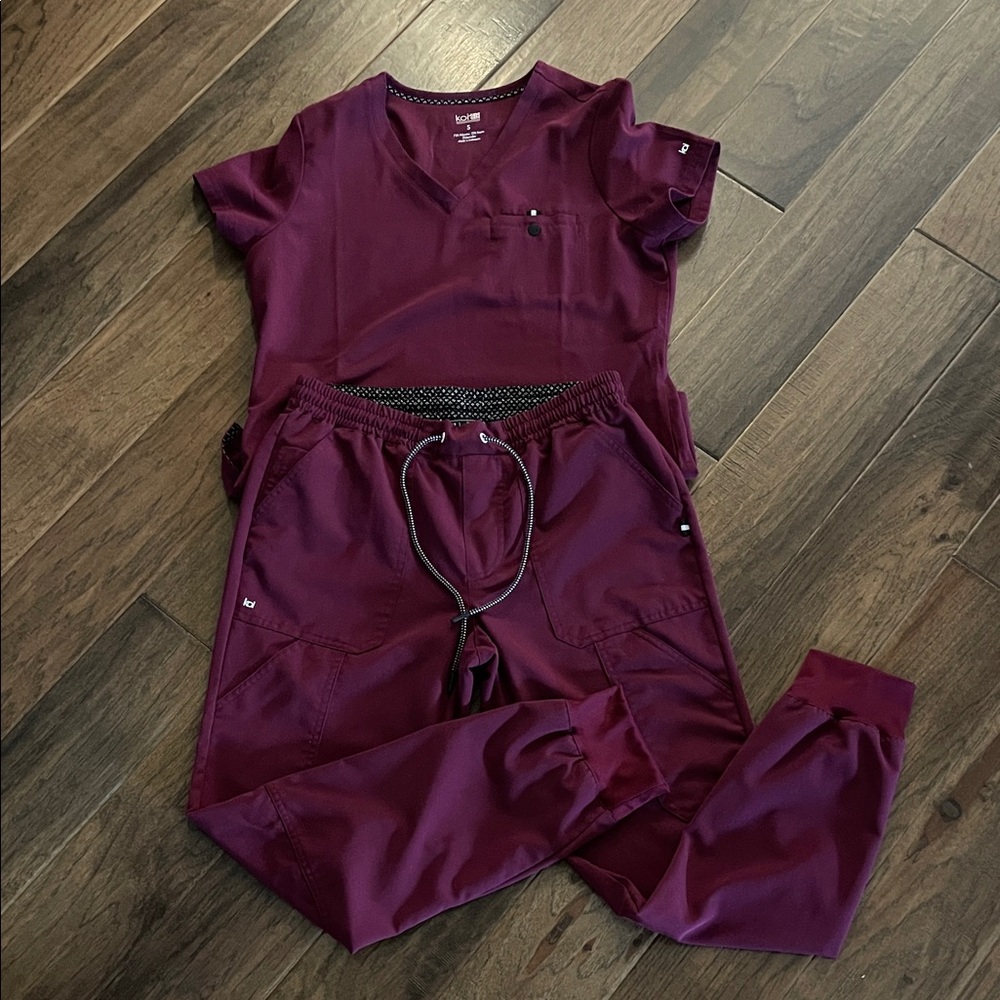 Koi Burgundy Women's Scrub Set